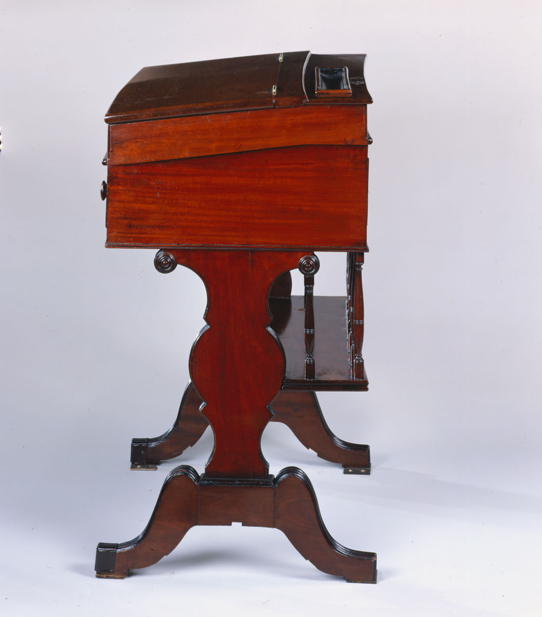 Desk  79 (LXXIX)