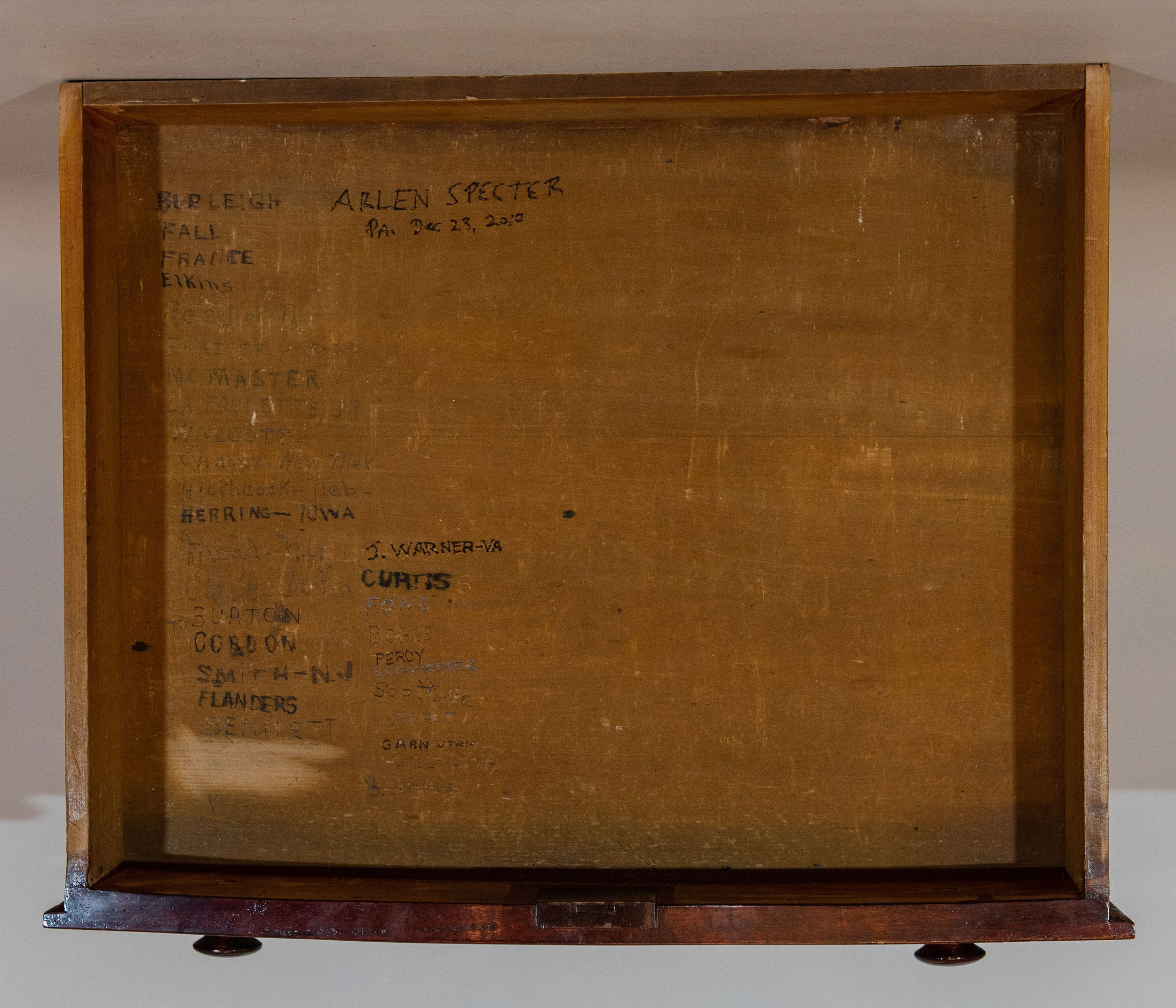 Desk  80 (LXXX)