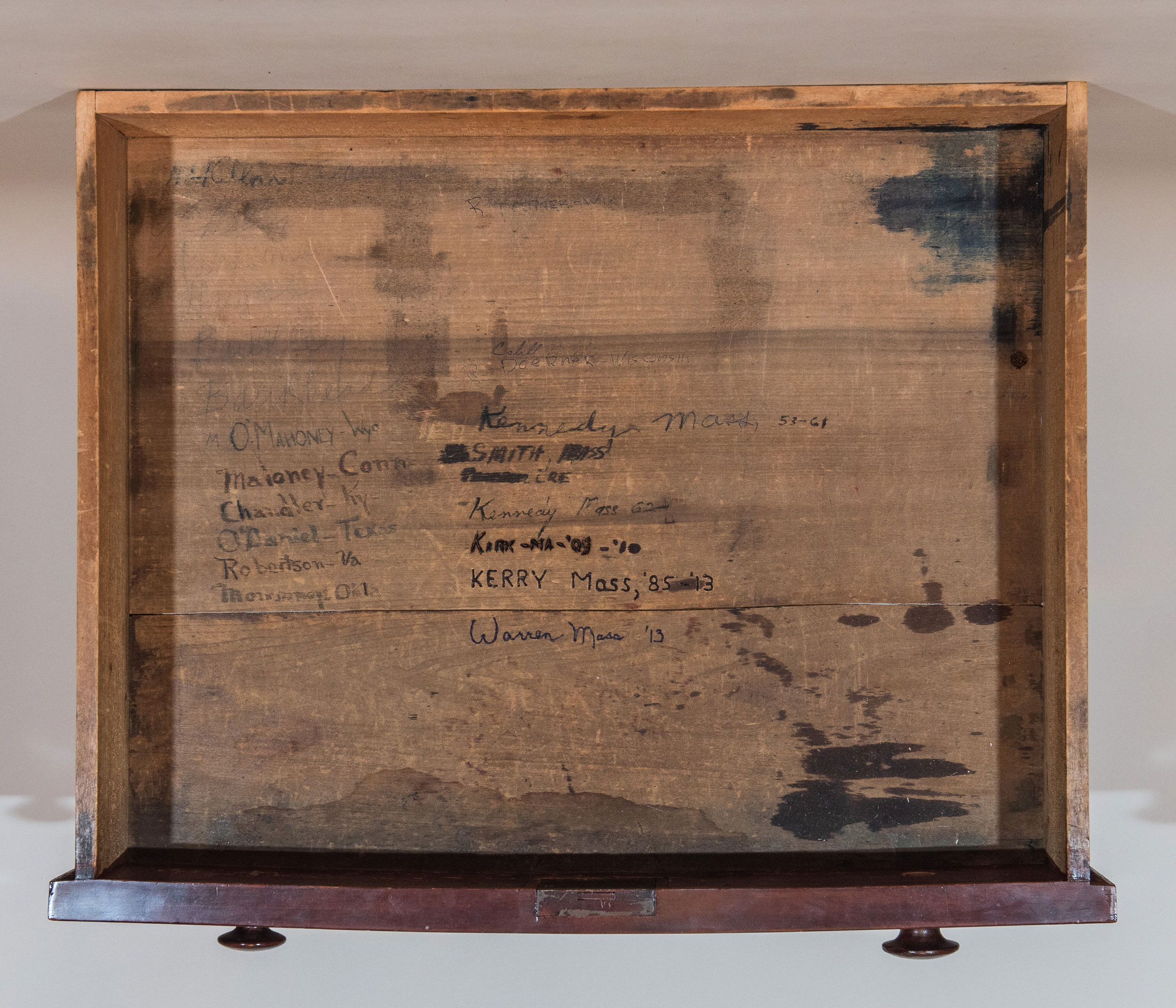 Desk  83 (LXXXIII)