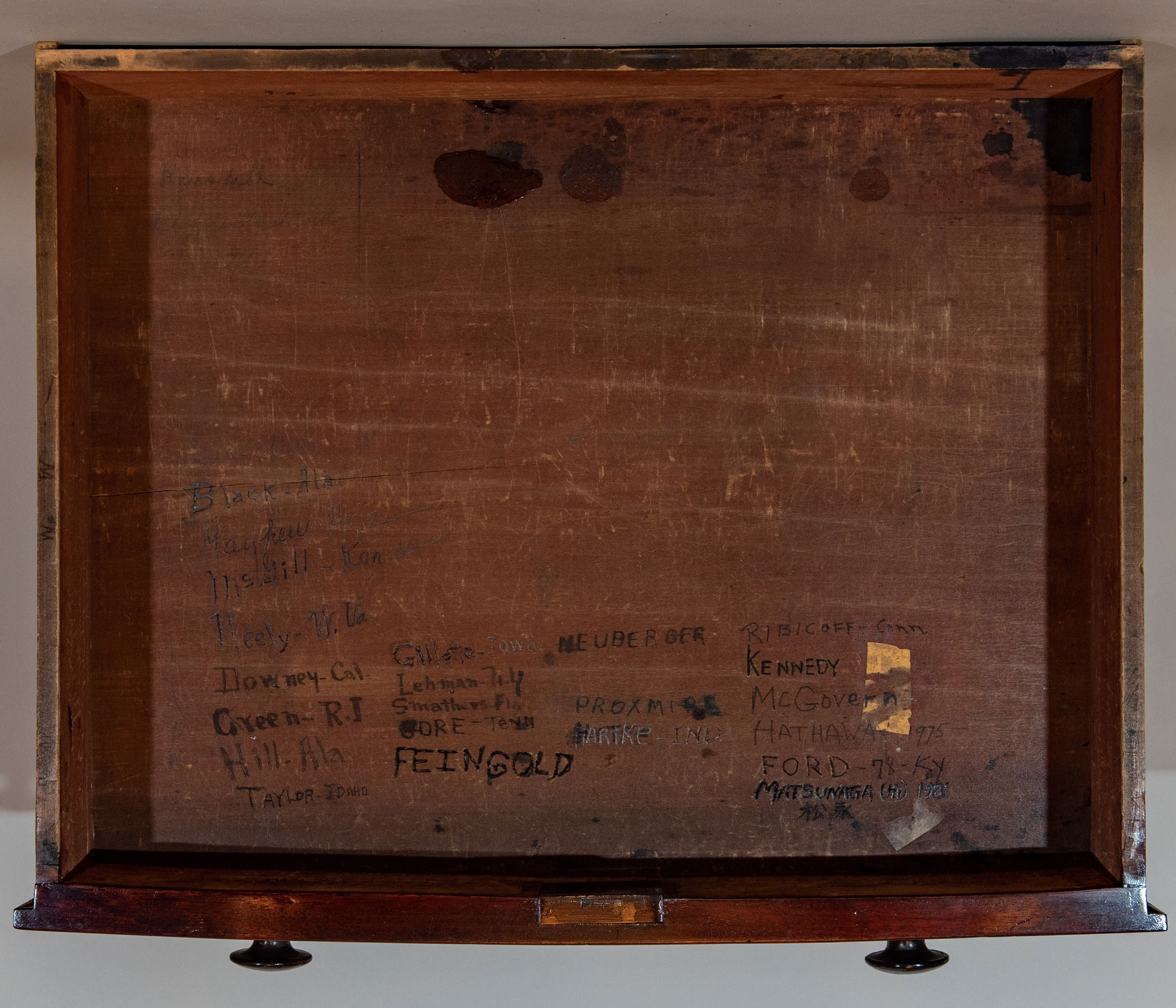 Desk  88 (LXXXVIII)