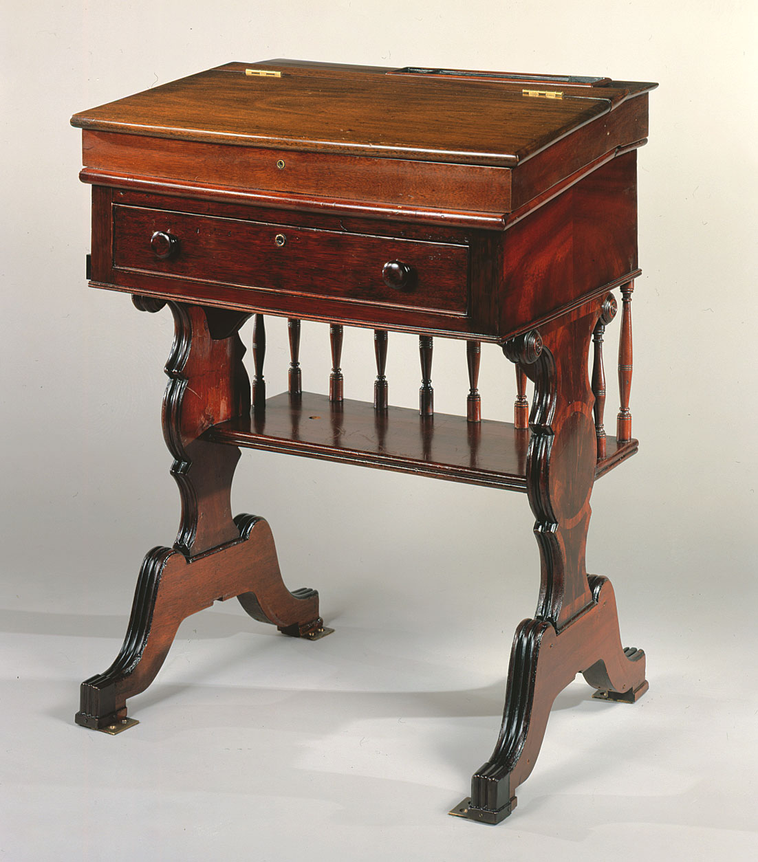 Desk  91 (XCI)