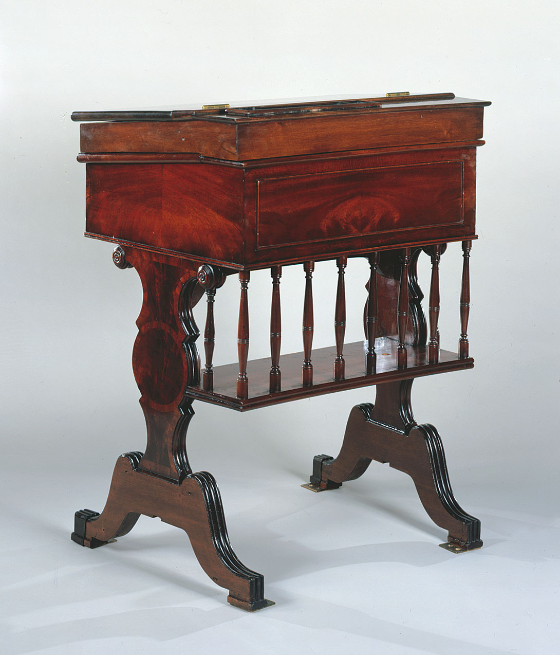 Desk  91 (XCI)