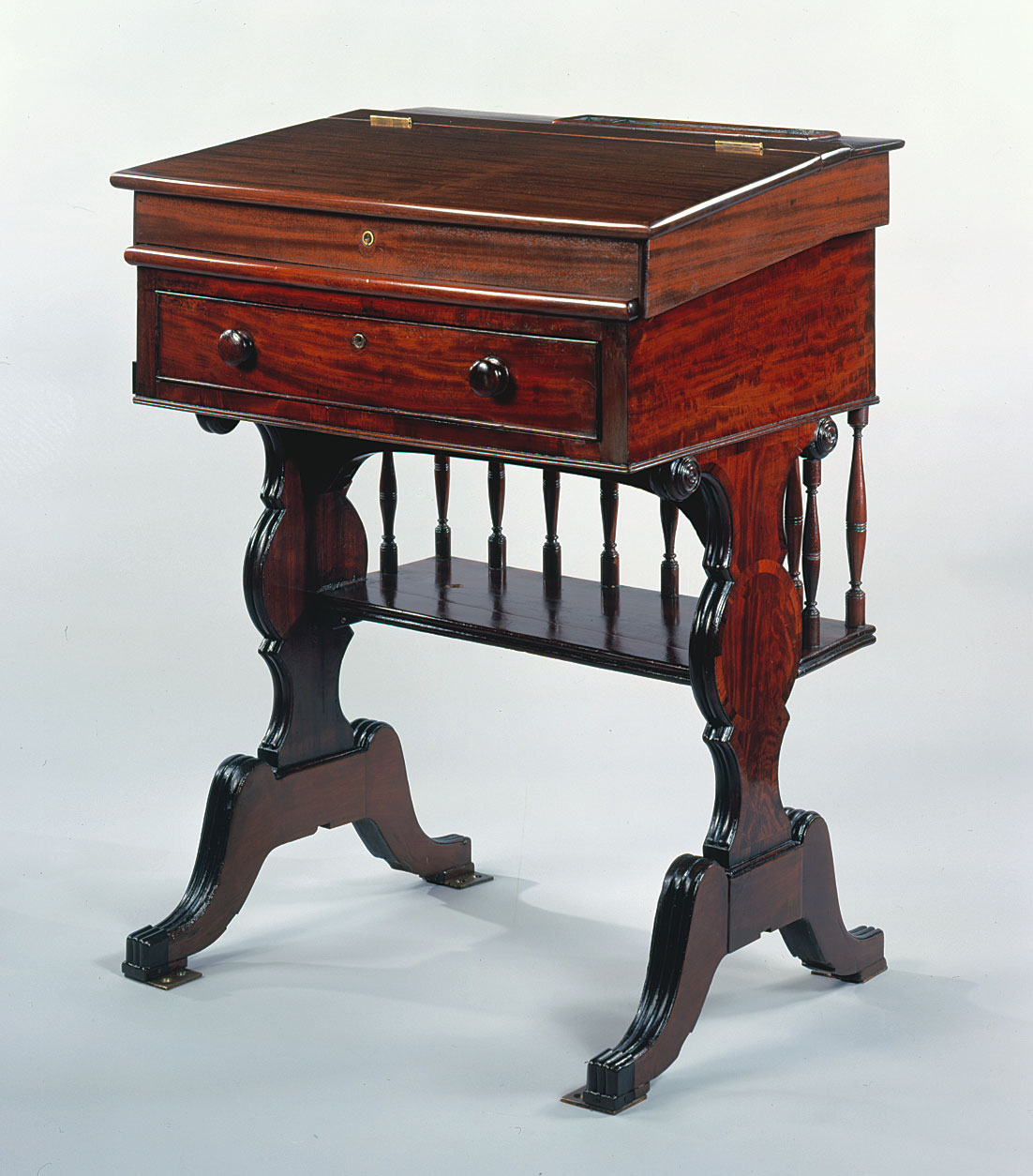 Desk  95 (XCV)