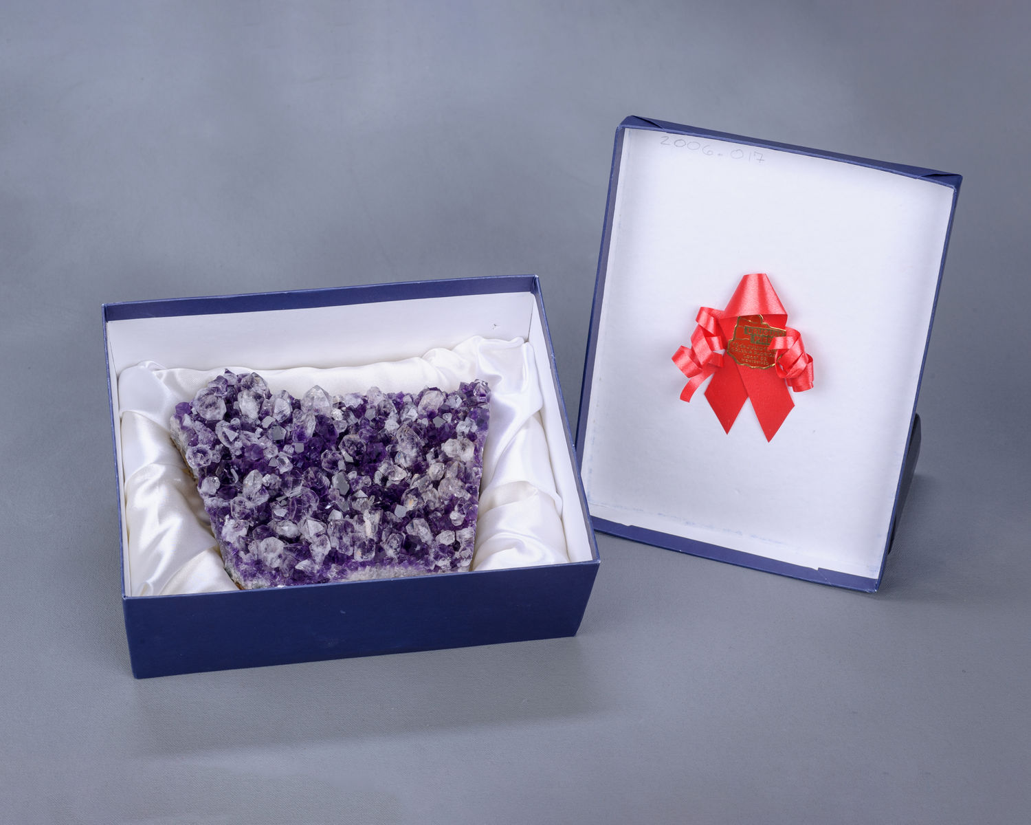 Amethyst Mineral Specimen (Acc. No. 71.00004.000)