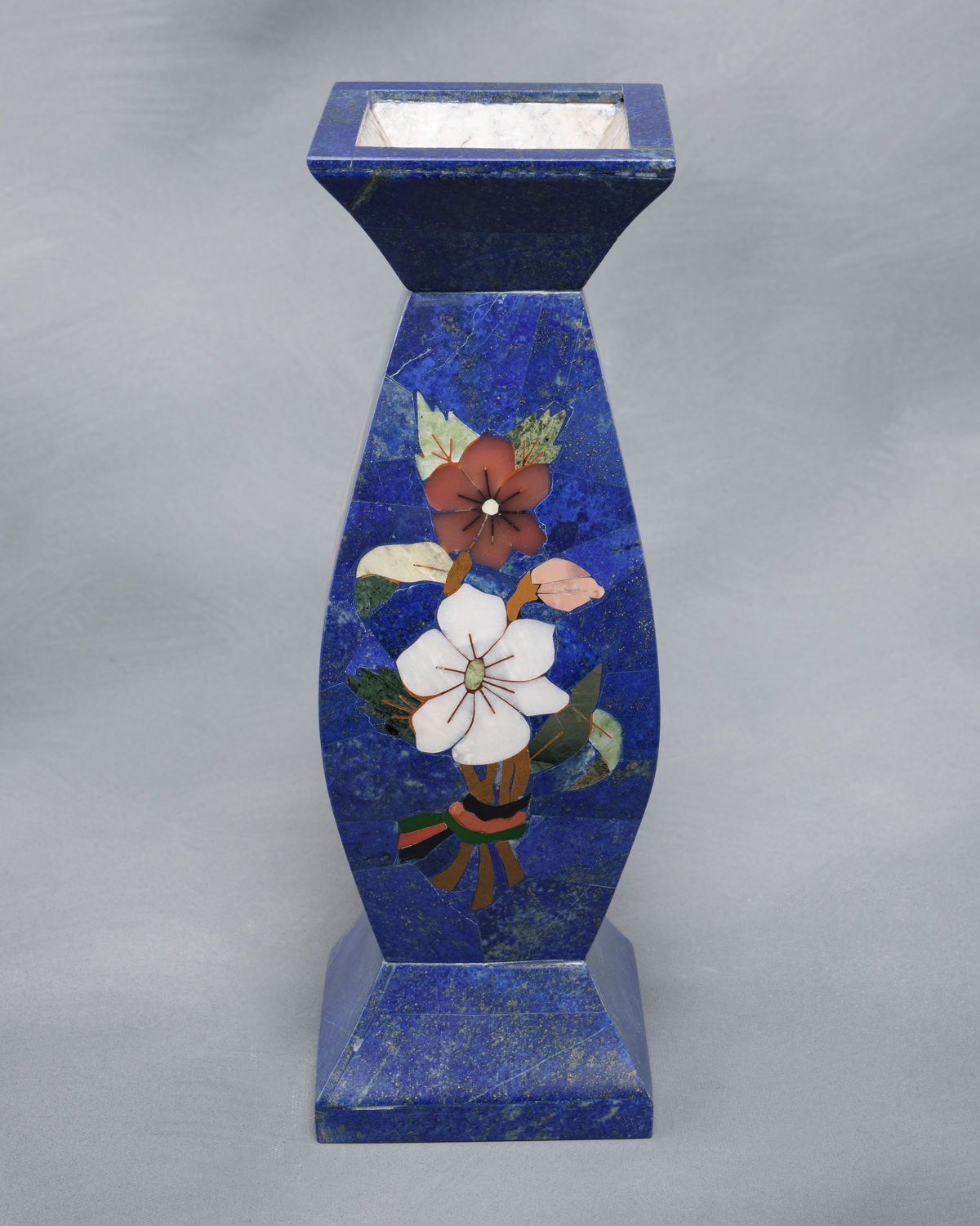 Lapis Vase (Acc. No. 71.00007.000)