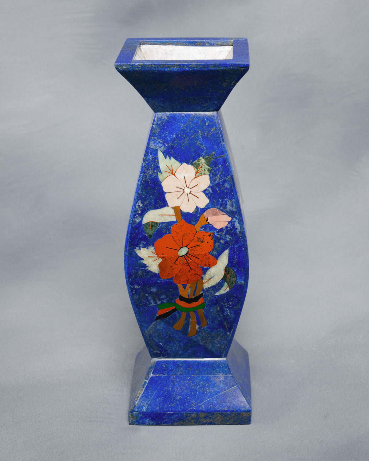 Lapis Vase (Acc. No. 71.00007.000)
