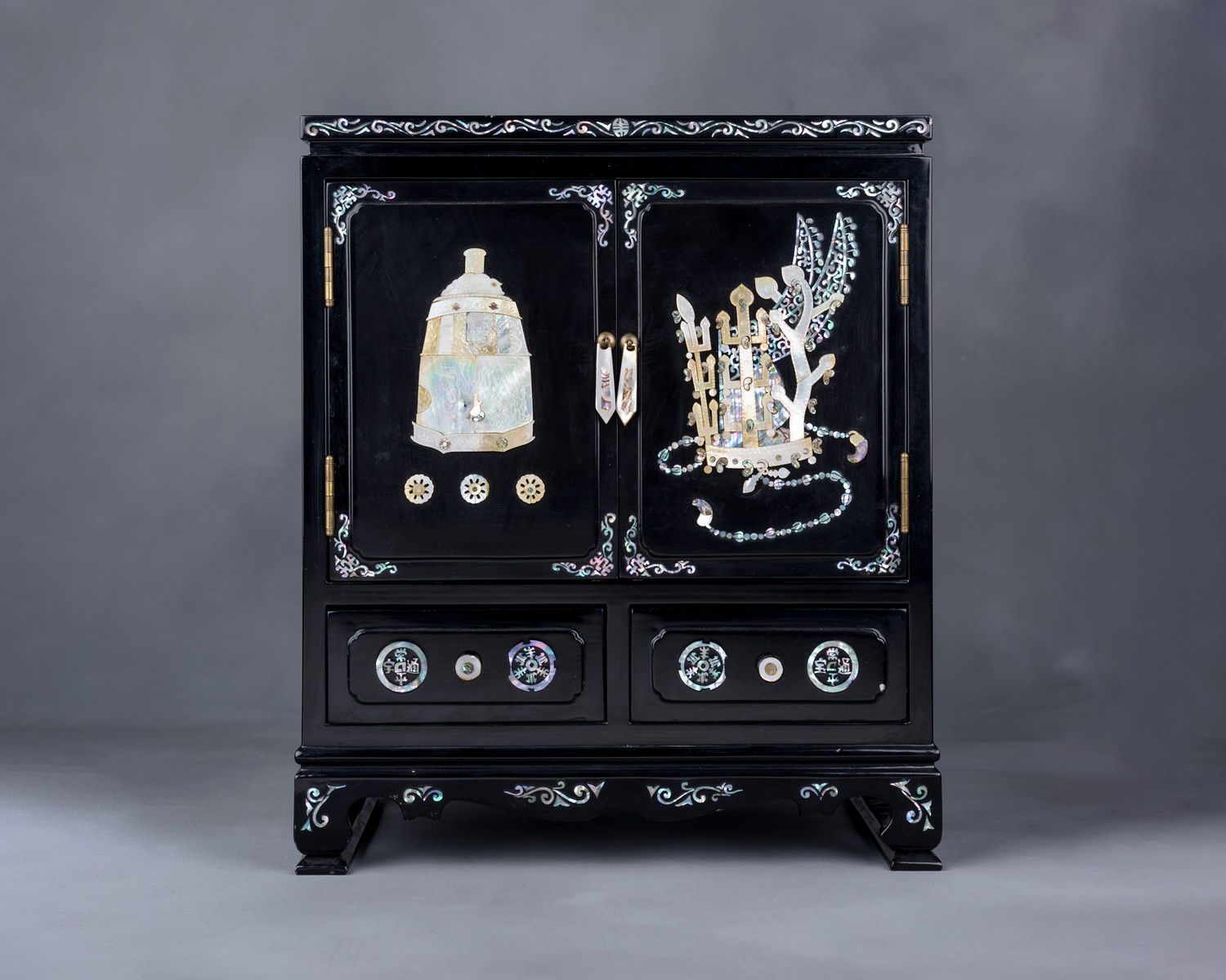 Black Lacquer Cabinet (Acc. No. 79.00045.000)