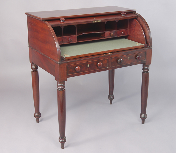Desk, Cylinder-fall (Acc. No. 65.00008.001)