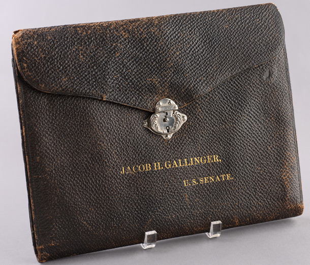 Portfolio, Senator's (Acc. No. 92.00001.000)