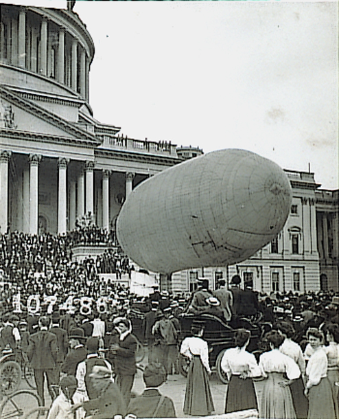 [Dirigible, U.S. Capitol] (Acc. No. 38.00731.001)