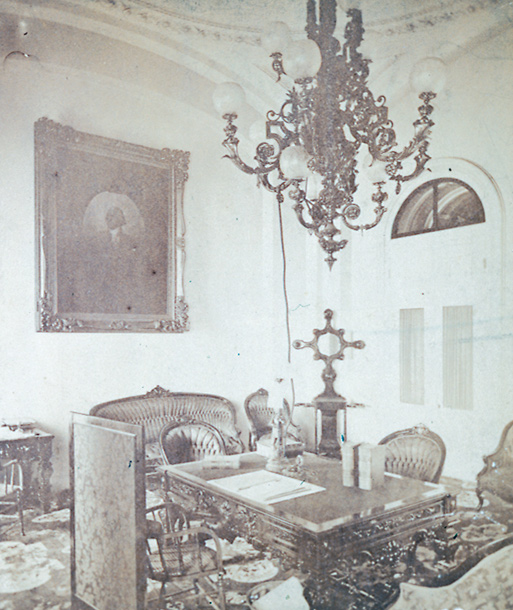 Image: Table, Writing or Library (Cat. no. 65.00131.000) in Vice President's Office