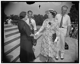 Hattie Caraway with Dixie B. Graves outside, 1937